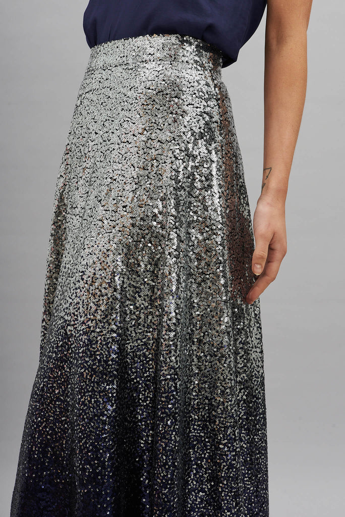 Exquisite Maxi Skirt In Silver With Navy Ombre Sequin - detail