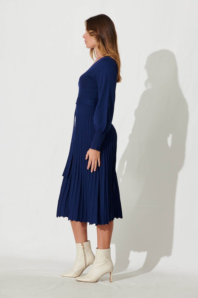 Albi Midi Knit Dress In Navy Cotton Blend - side
