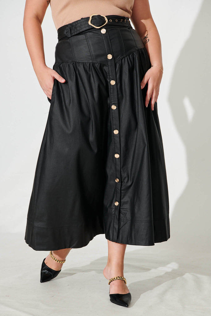 Judith Maxi Skirt With Belt In Black Wetlook - front