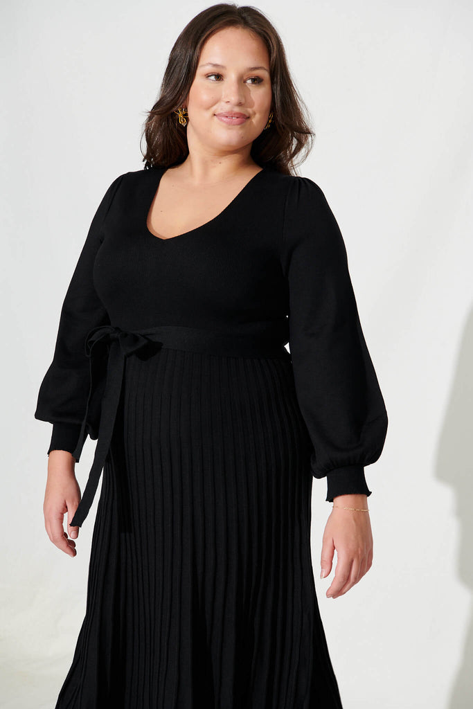 Albi Midi Knit Dress In Black Cotton Blend - front