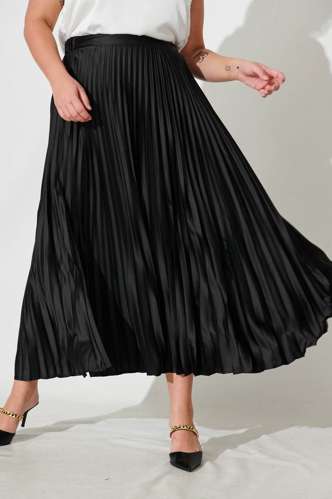 Allison Midi Pleat Skirt In Black Satin - front
