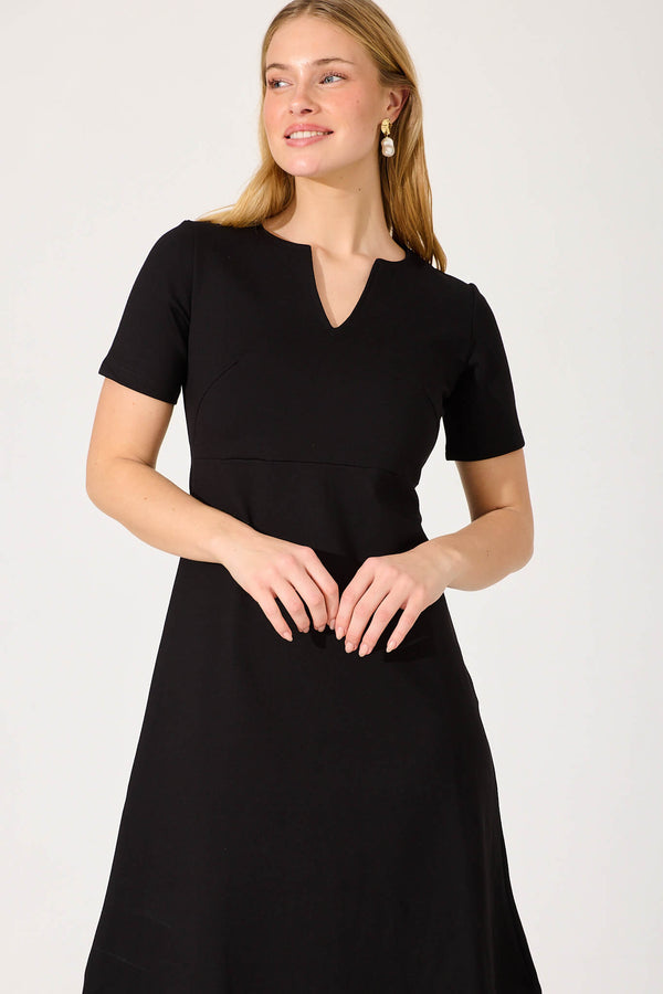 Workflow Stretch Dress In Black