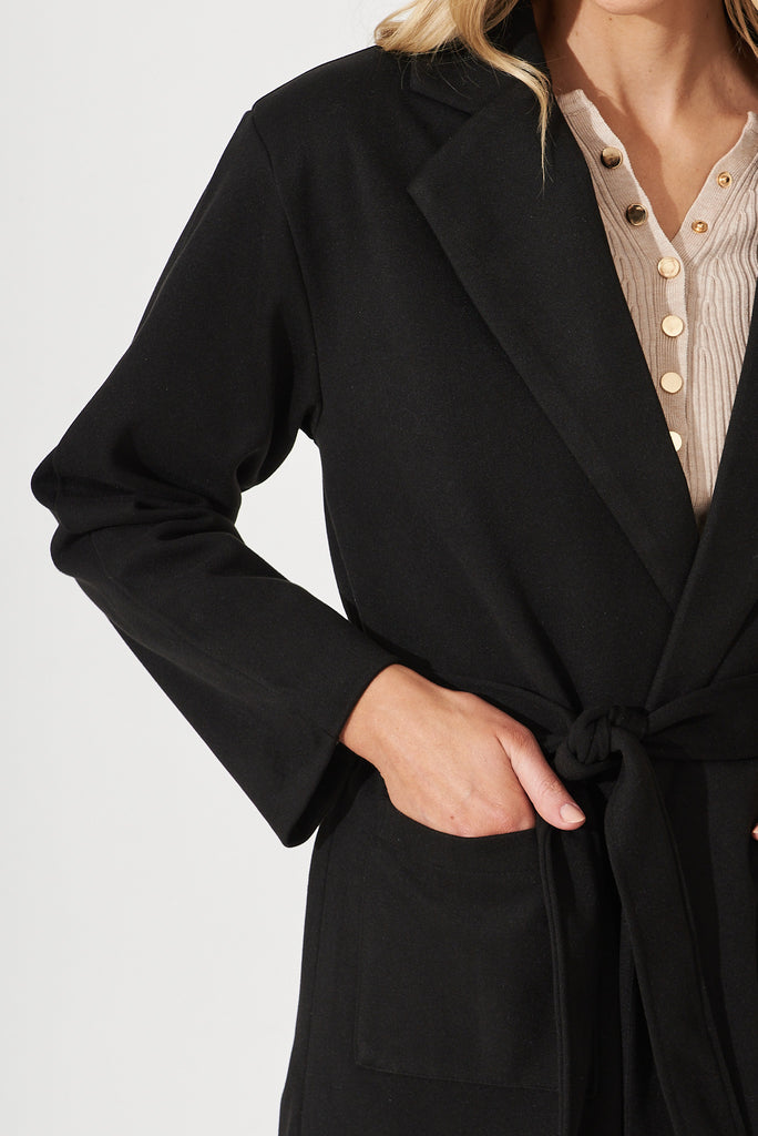 Embrace Coat In Black - detail
