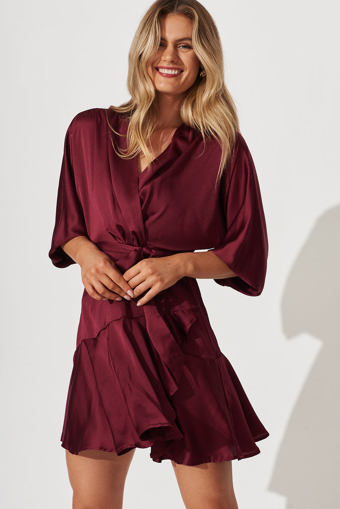 Brylie Dress In Wine Satin - front