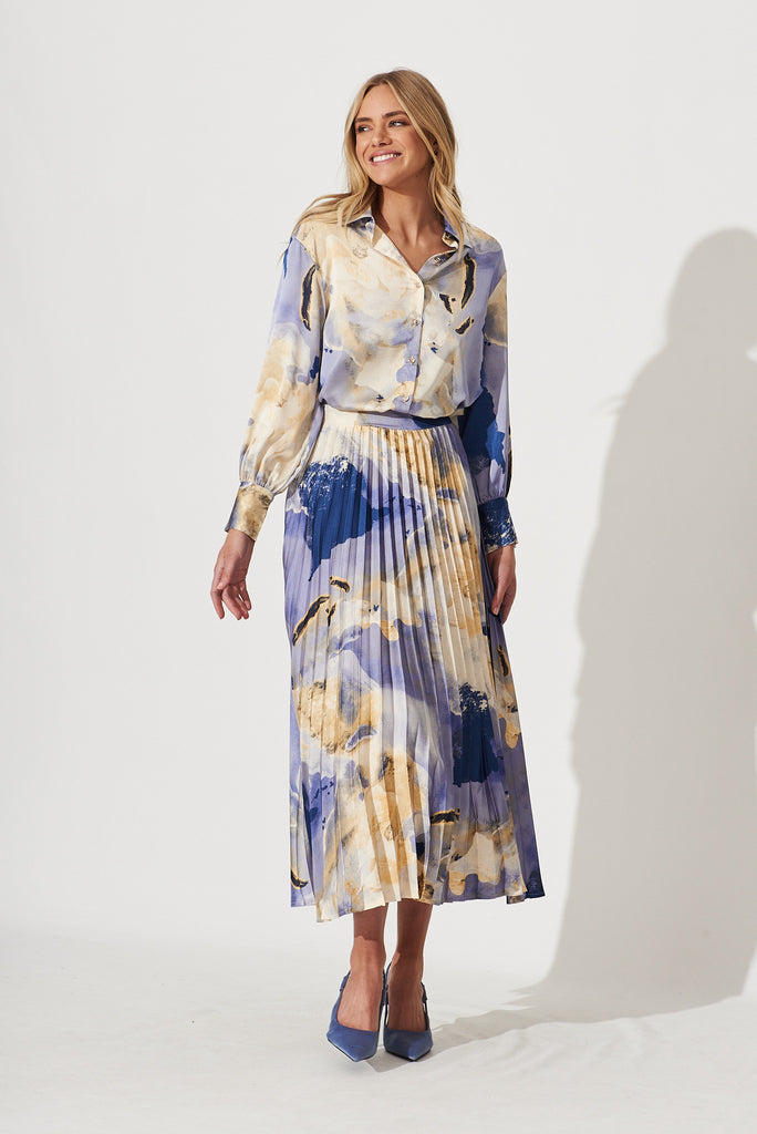 Allison Midi Pleat Skirt In Blue With Beige Print Satin - full length