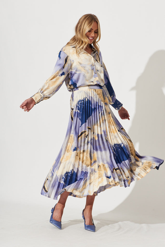 Allison Midi Pleat Skirt In Blue With Beige Print Satin - full length