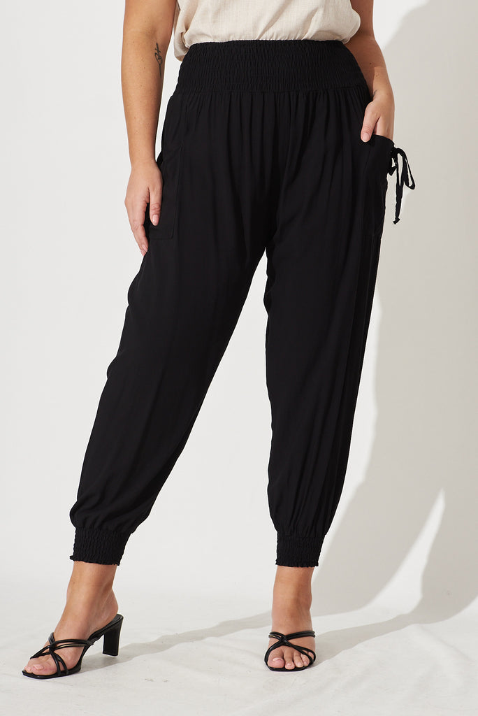 Gabby Lounge Pants In Black - front