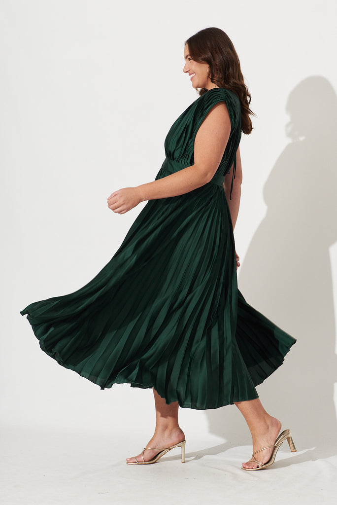 Anetta Midi Dress In Pleated Emerald Satin - side