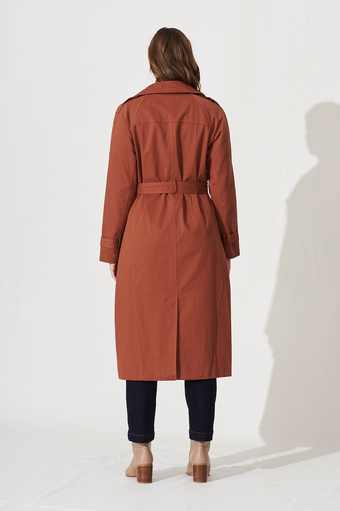 Artemis Trench Coat In Coffee - back