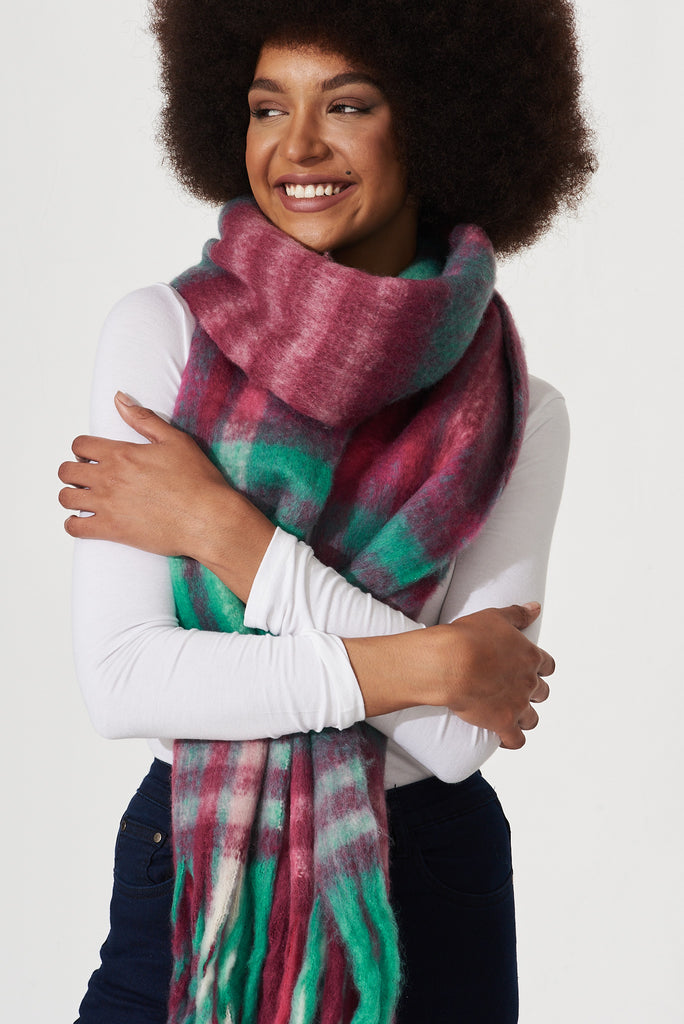 August + Delilah Brooklyn Knit Scarf In Multi Green And Red Check - detail
