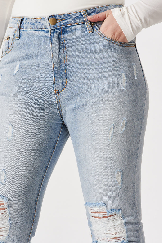 Chicago Ripped Jeans In Light Blue Denim - detail