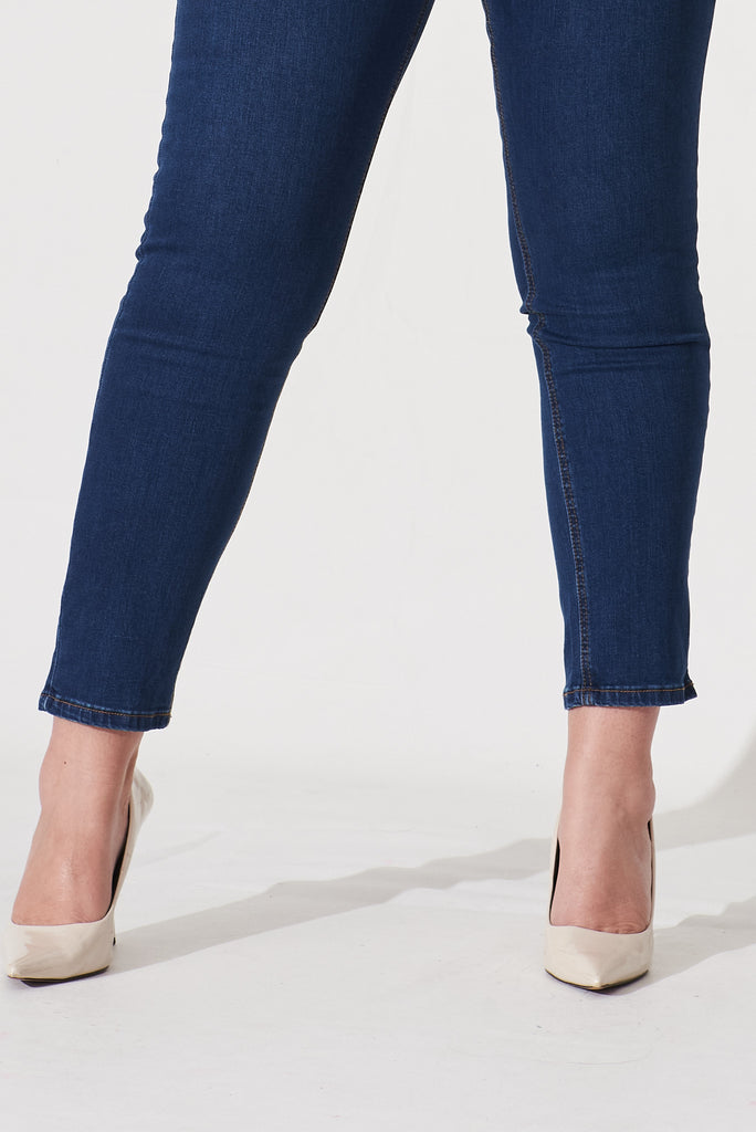 Piper High Rise Jeans In Dark Blue Denim - detail