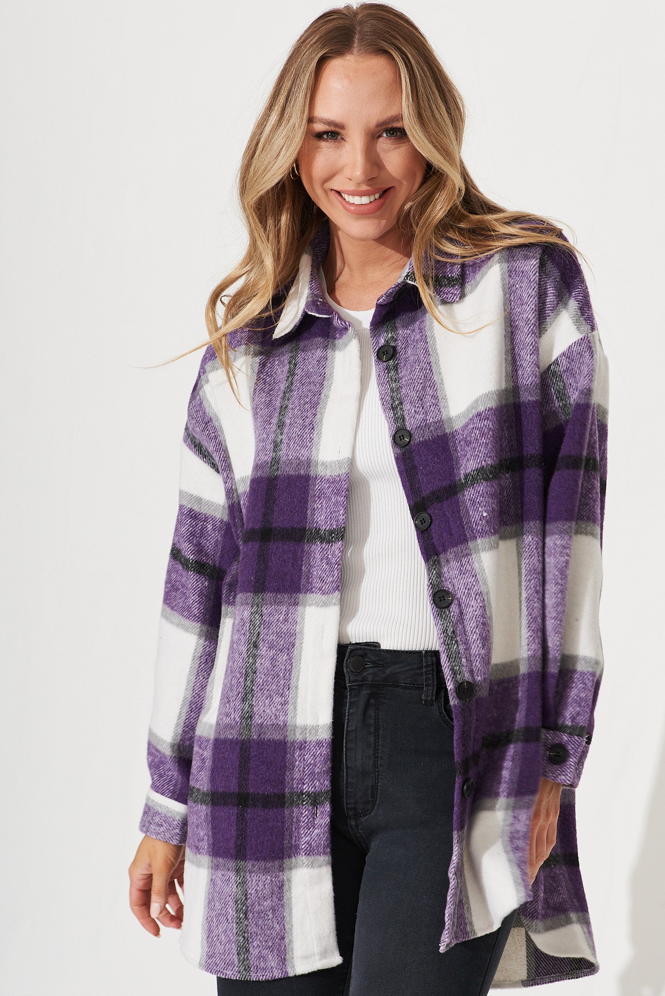Shea Shacket In White With Lilac Check - front