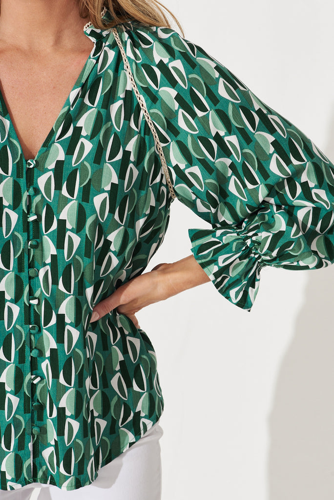 Chariot Shirt In Green Leaf Print - detail