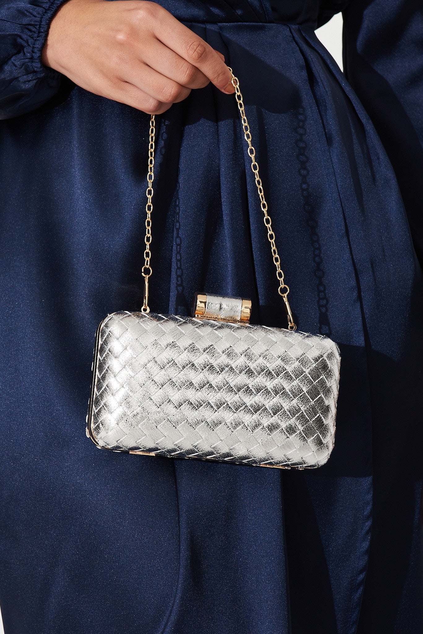 Passion Woven Clutch Bag In Silver St Frock