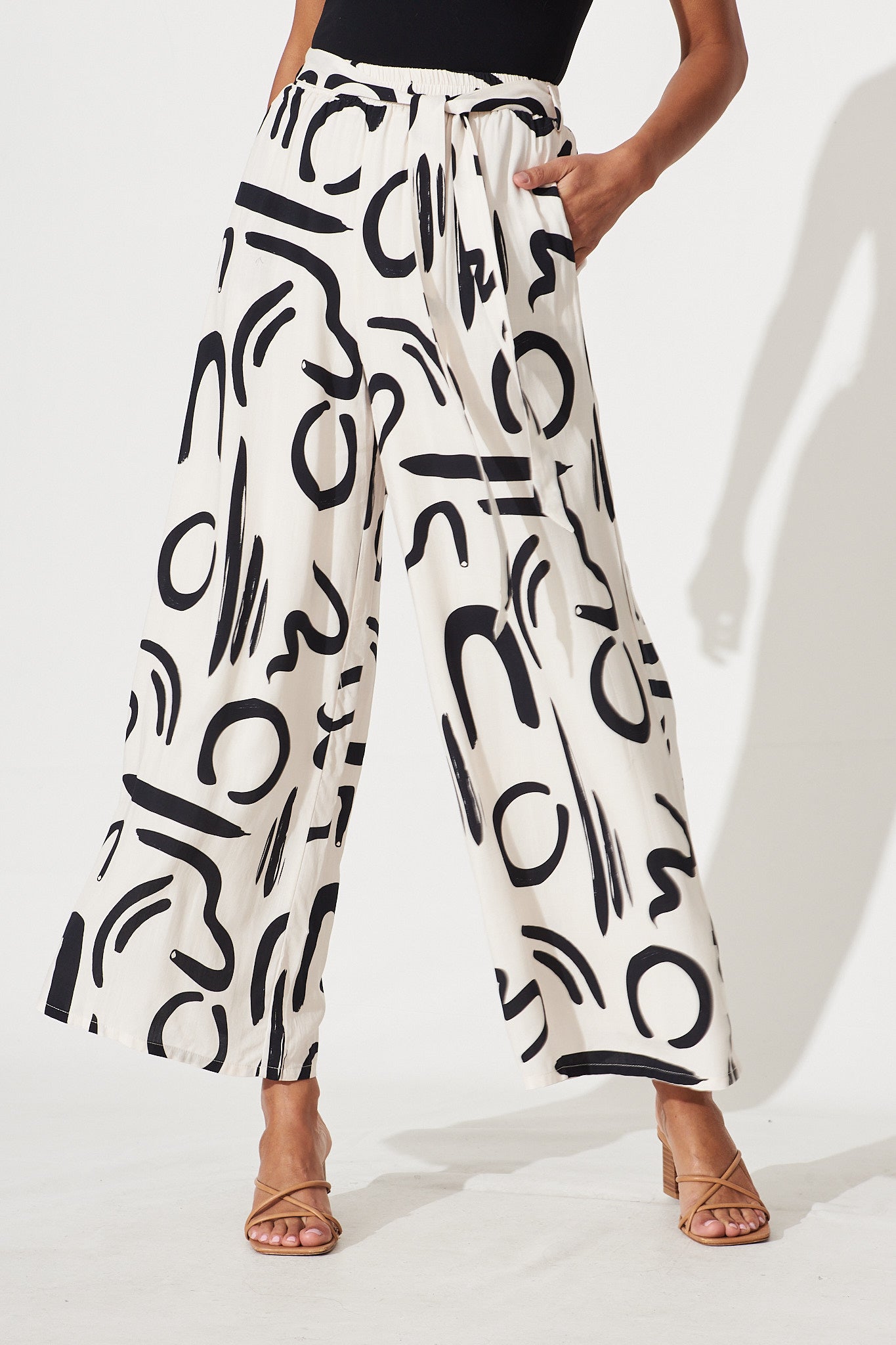 Mackillop Pant In Cream With Black Swirl Print Linen Blend - front
