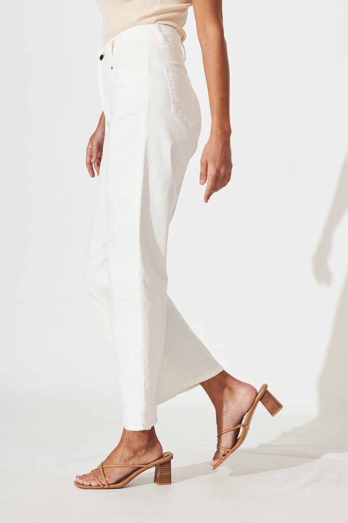 Margaret Wide Leg Jeans In White Denim - side