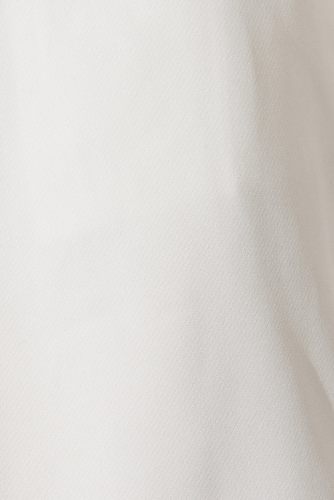 Kaiko Shorts In White - fabric