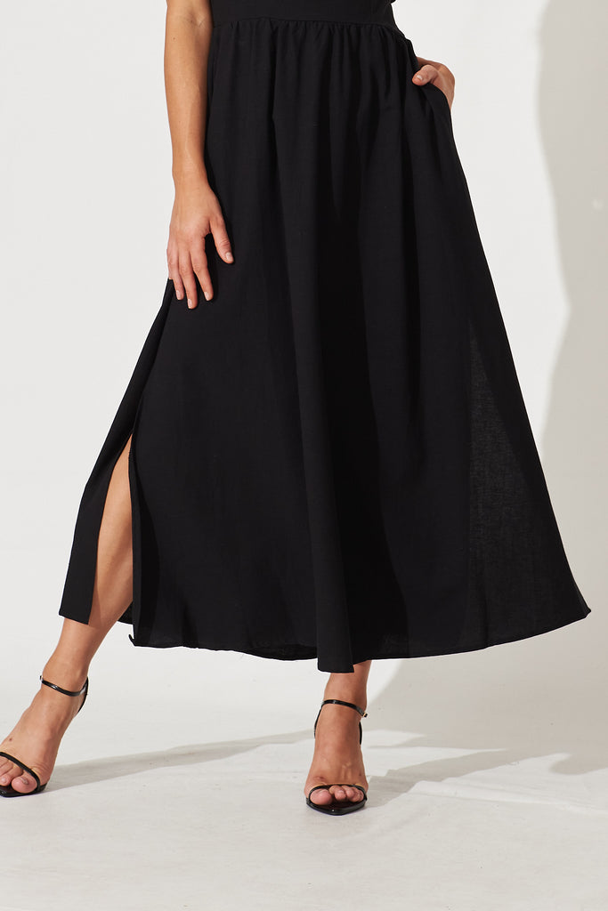 Viola Maxi Dress In Black Linen Cotton Blend - detail