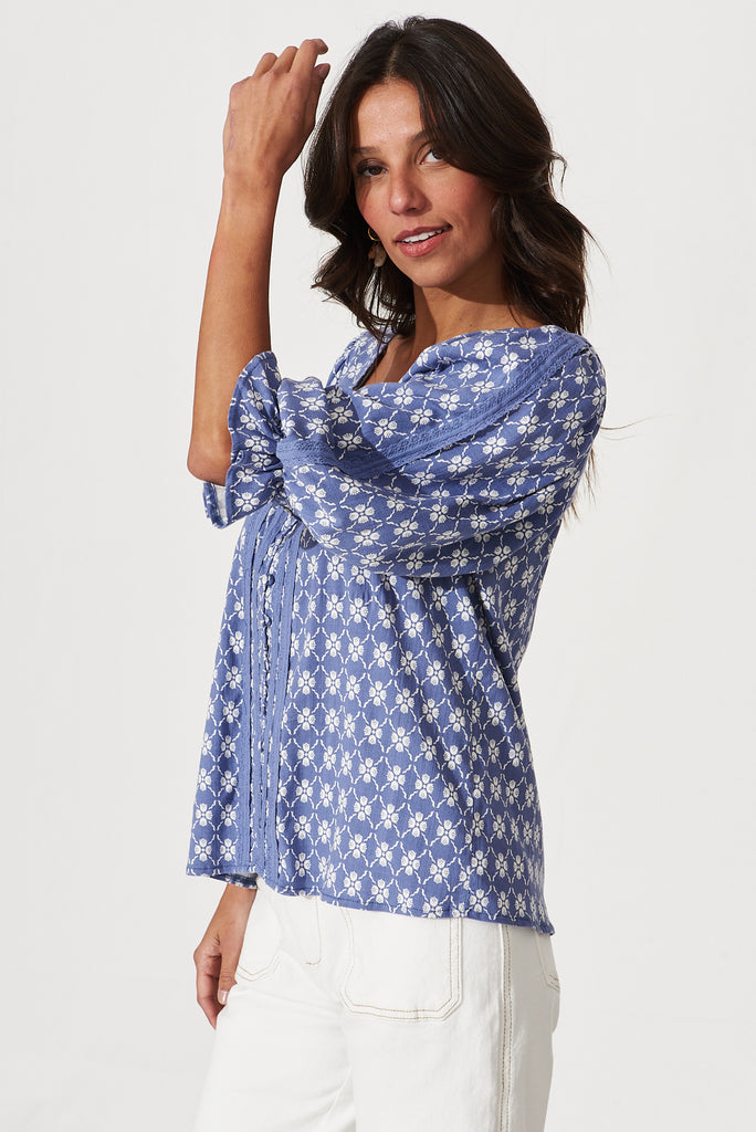 Moonflower Top In Blue With White Print - side