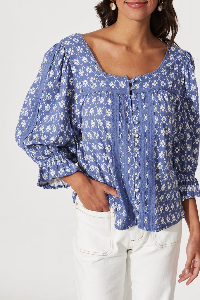 Moonflower Top In Blue With White Print - detail