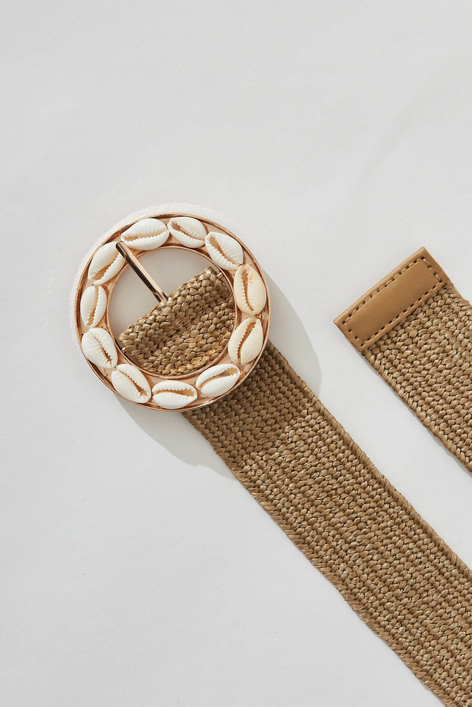 August + Delilah Summery Stretch Straw Belt In Light Brown - detail