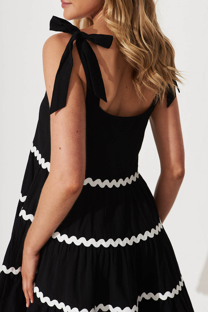 Claus Dress In Black With White Ric Rac Trim Cotton - detail