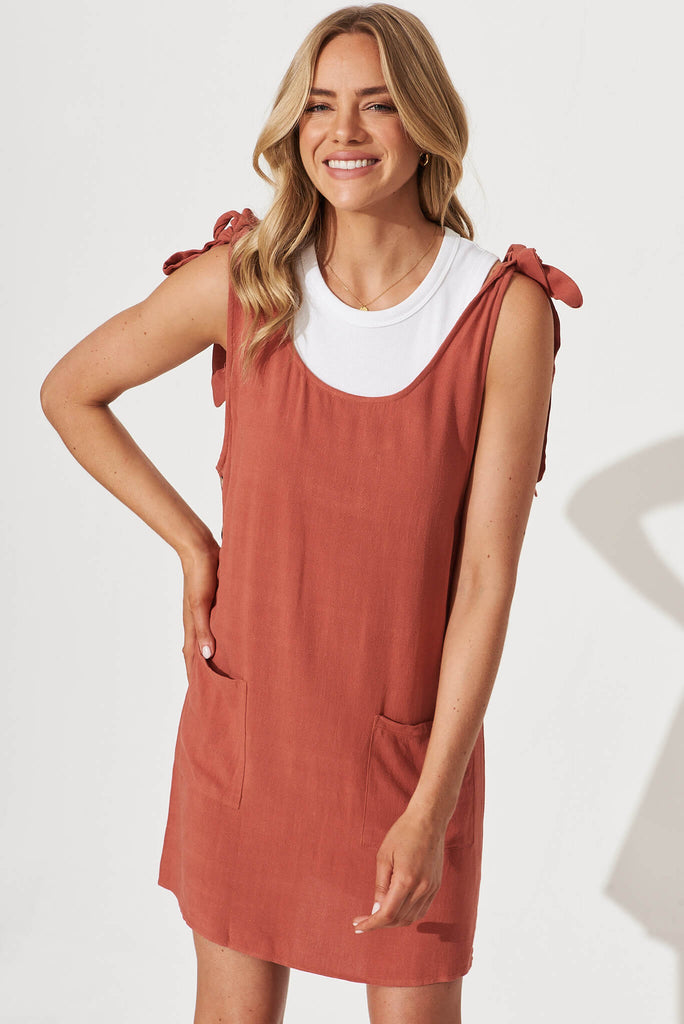 Yana Dress In Rust Linen Blend - front