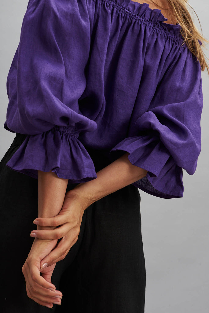 Evalyn Top In Purple Pure Linen - detail