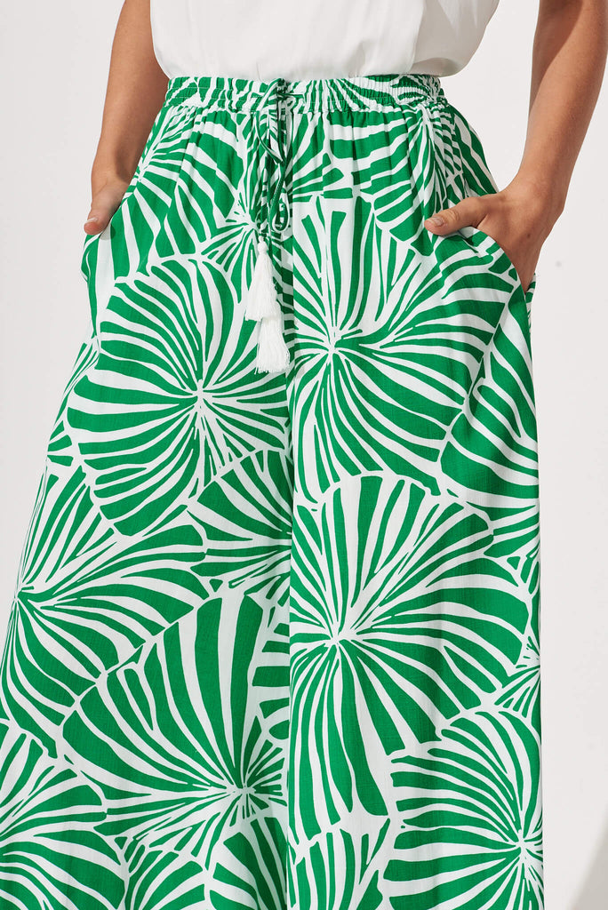 Lucia Pant In Green And White Palm Print - detail