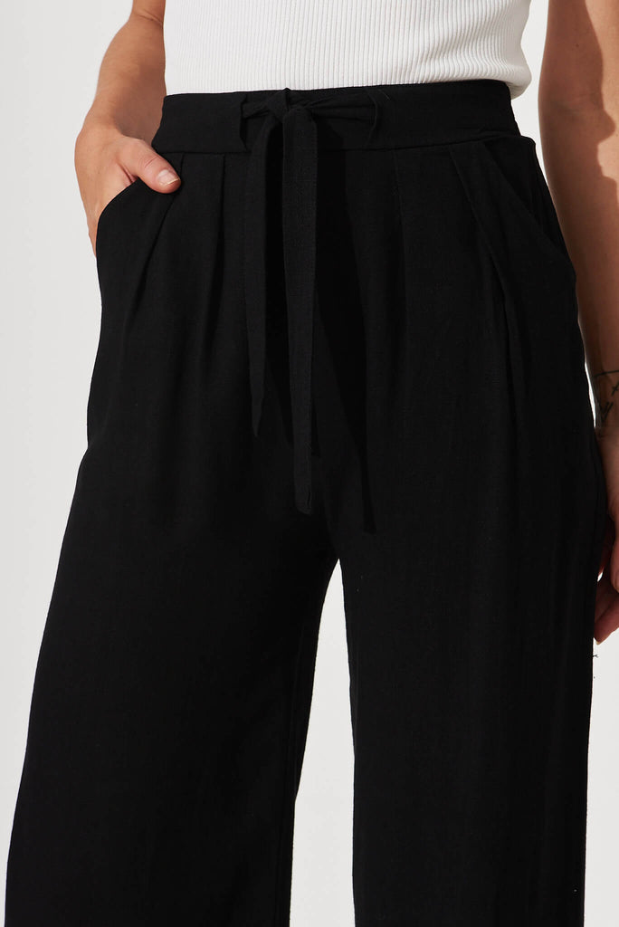 Delarosa Cropped Pant In Black Cotton - detail