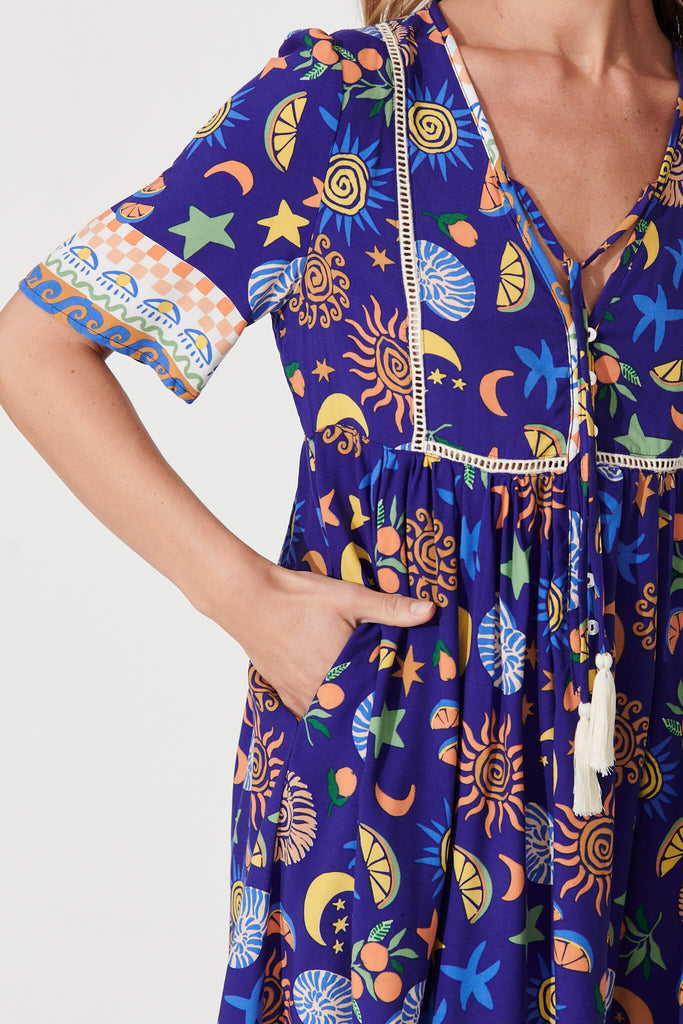 Shake It Out Dress In Blue Multi Print - detail