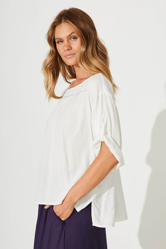 Ramone Top In White - side