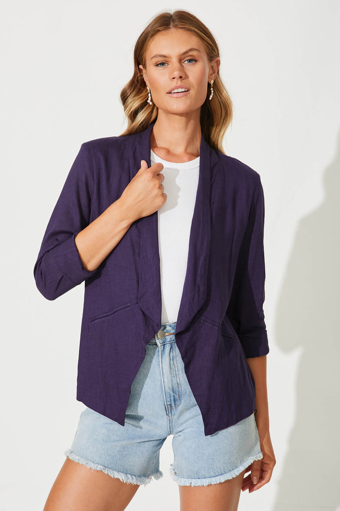 Moresby Blazer In Navy Cotton Linen - front