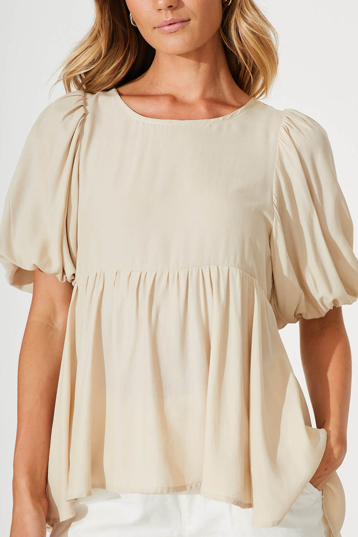 Chesta Top In Beige - detail