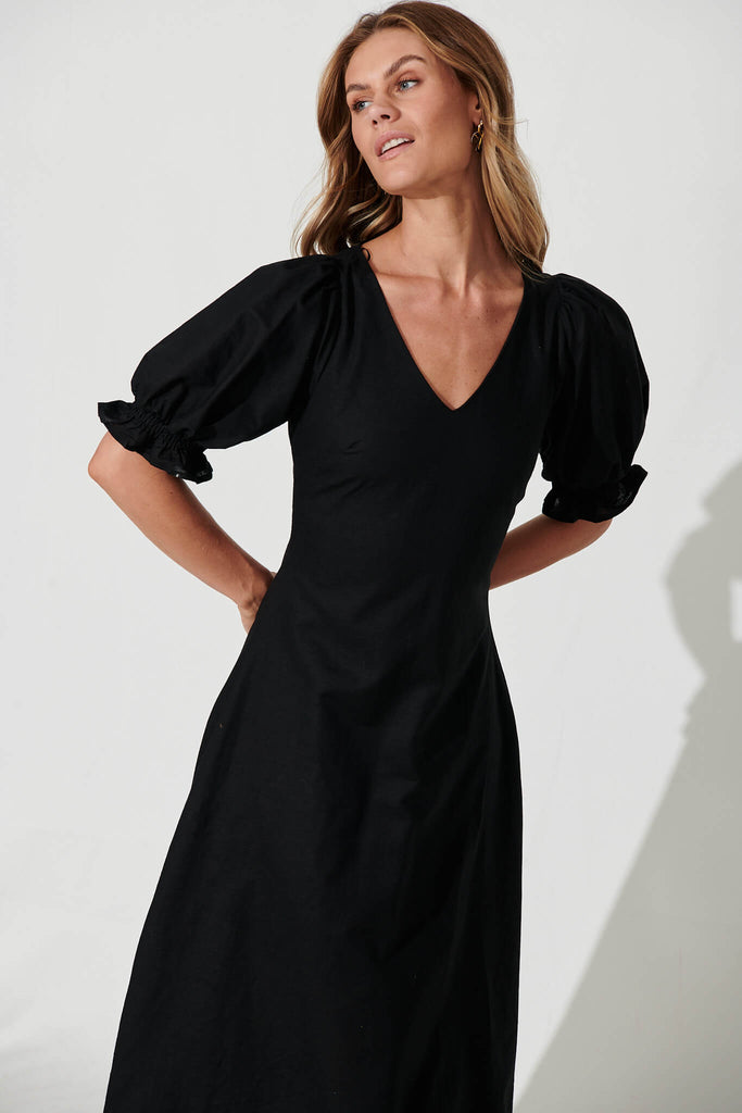 Distant Maxi Dress In Black Cotton Linen - front