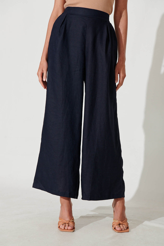 Stanford Pant In Navy Linen - front