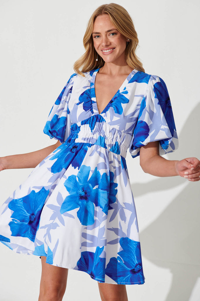 Geri Dress In White With Blue Flower Print - front