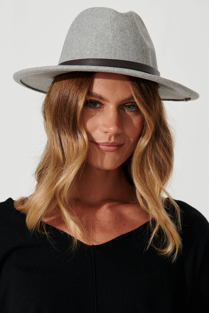 August + Delilah Ivy Fedora Hat In Light Grey With Black Trim - front
