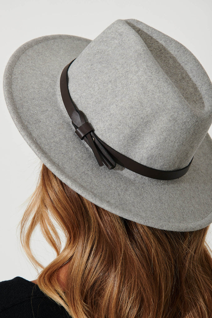 August + Delilah Ivy Fedora Hat In Light Grey With Black Trim - detail