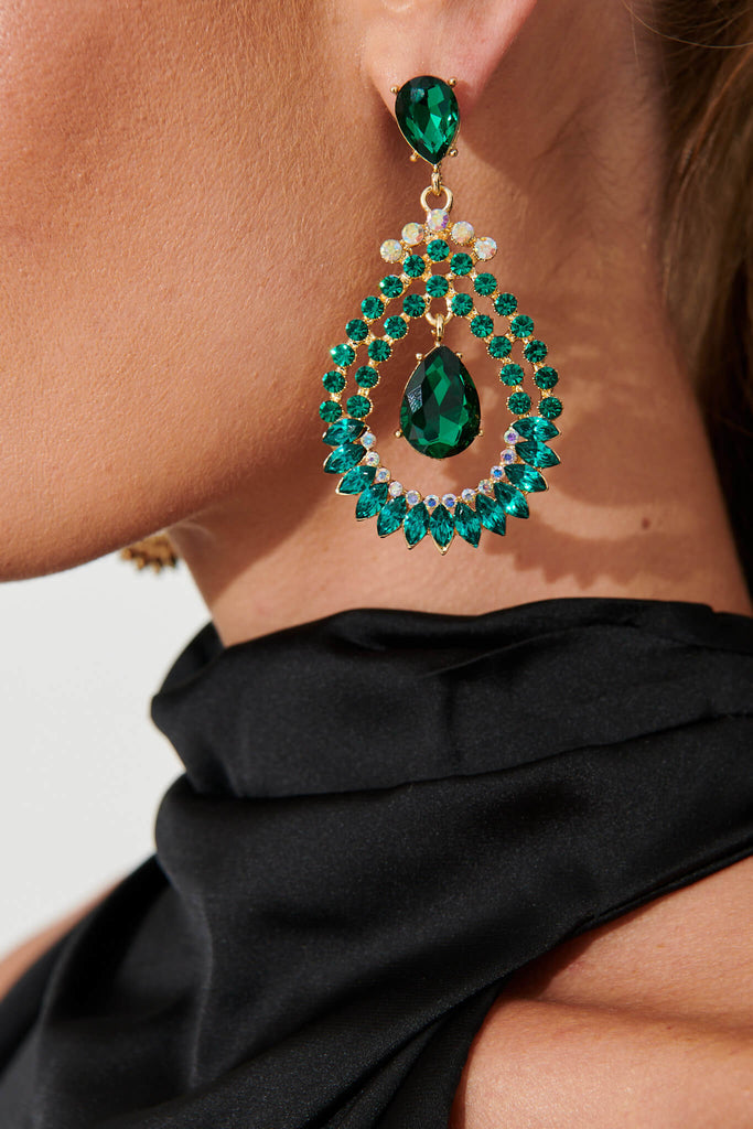 August + Delilah Gorgeous Drop Earrings In Green - detail