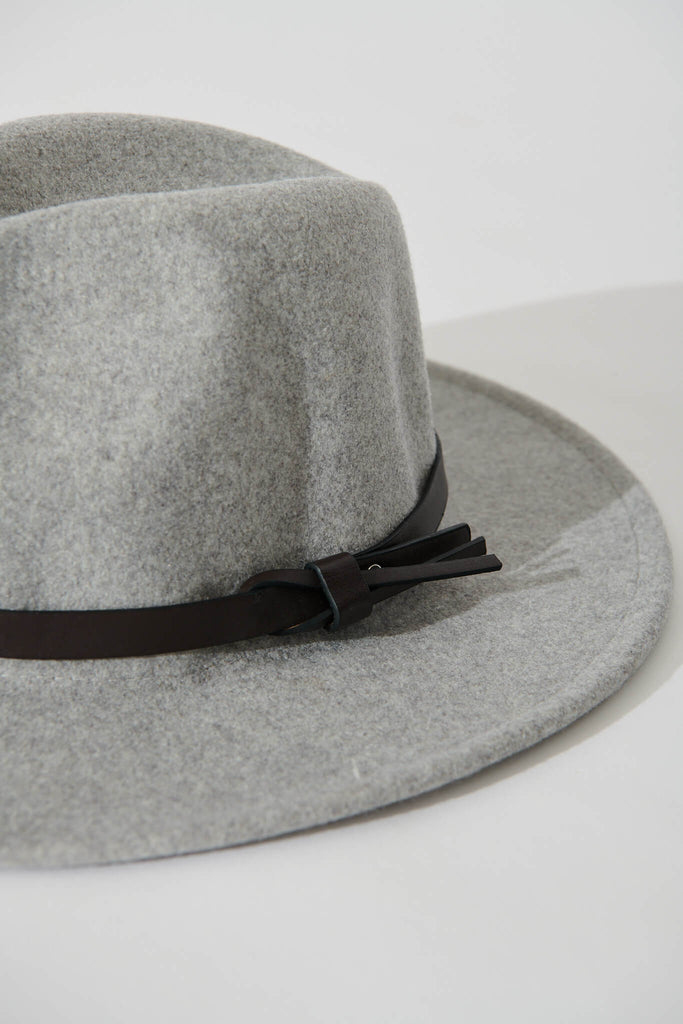 August + Delilah Ivy Fedora Hat In Light Grey With Black Trim - detail