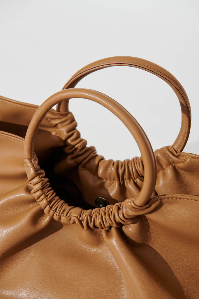 Jones Bag In Chocolate PU - detail