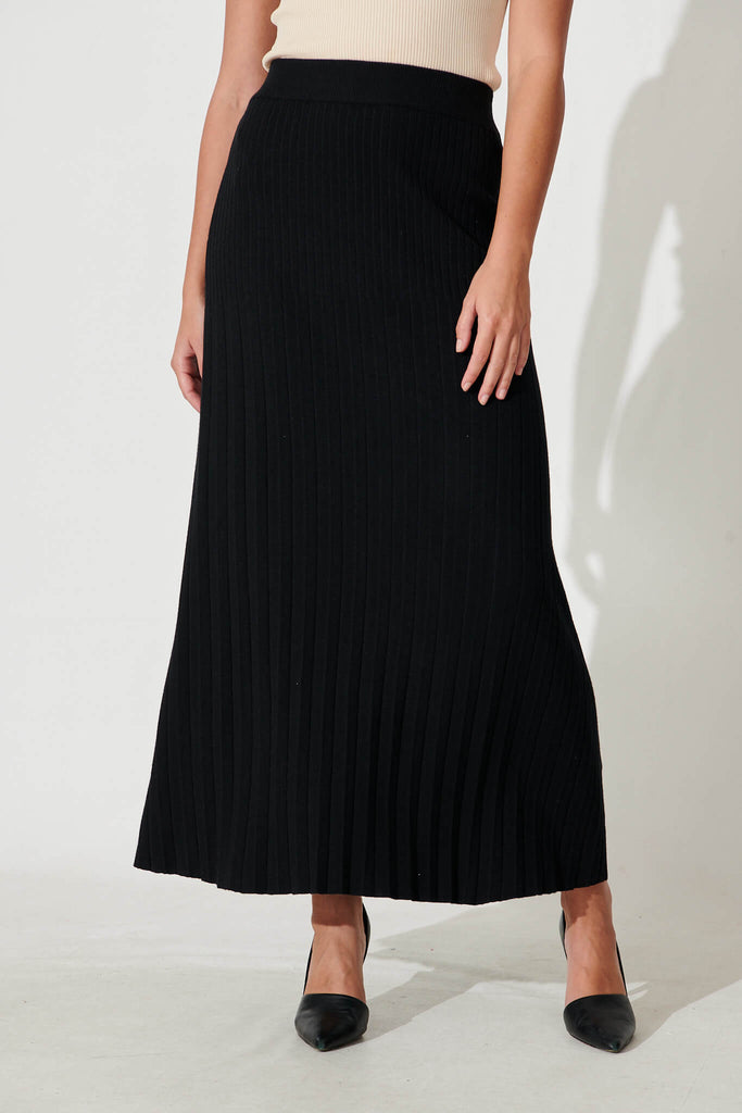 Omega Maxi Knit Skirt In Black - front