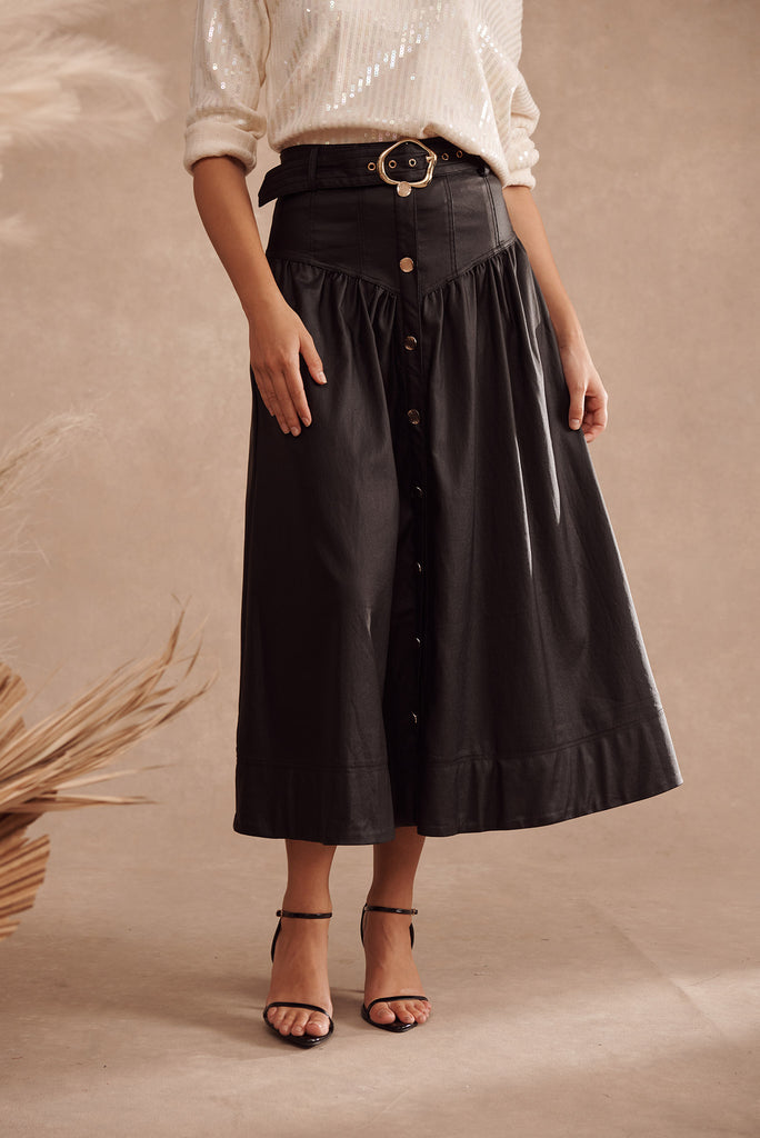 Judith Maxi Skirt With Belt In Black Wetlook