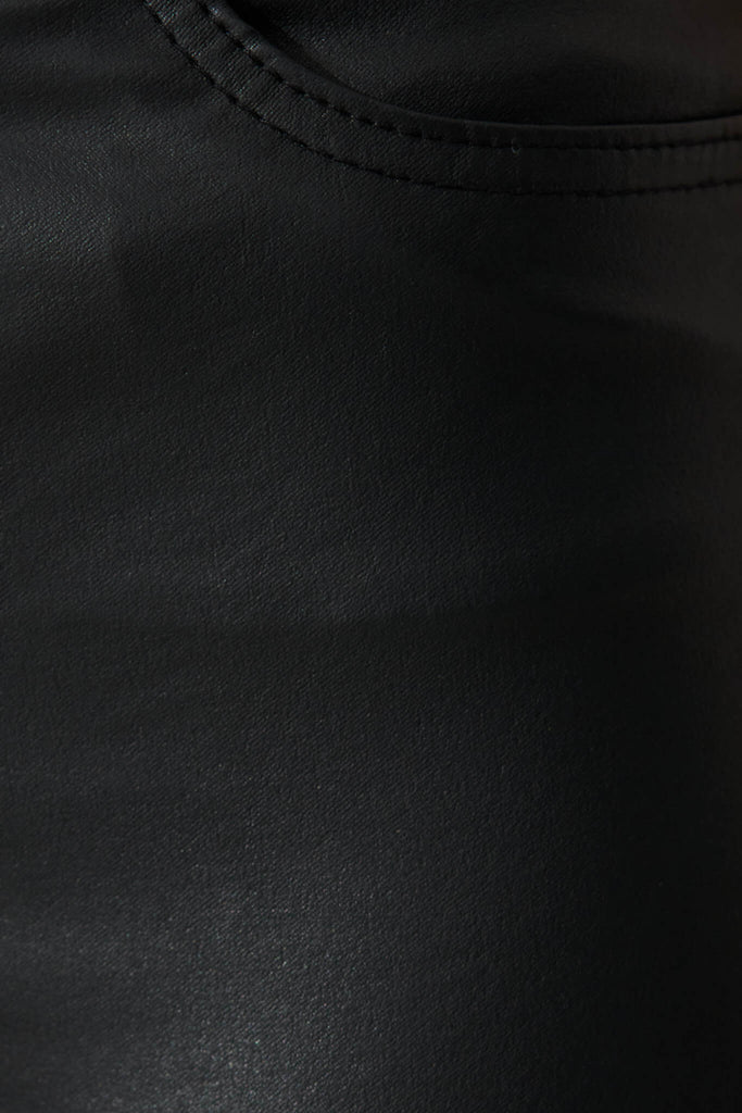 Merley Skinny Pants In Black Leatherette - detail