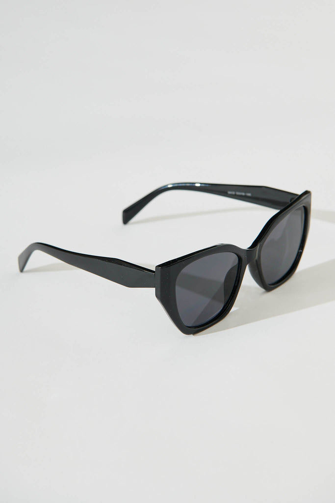 Kennedy Sunglasses In Black - side