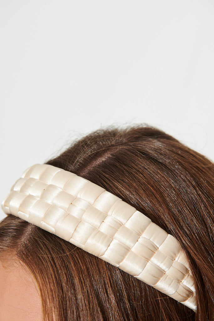 Dionne Weaved Headband In Cream - detail