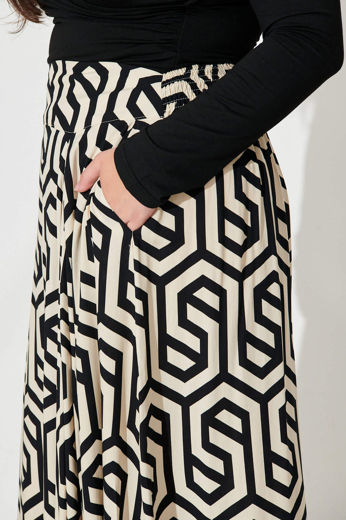 Brandsy Maxi Skirt In Cream With Black Geometric Print - detail