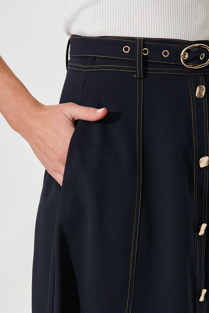 Johansson Midi Skirt In Navy - detail